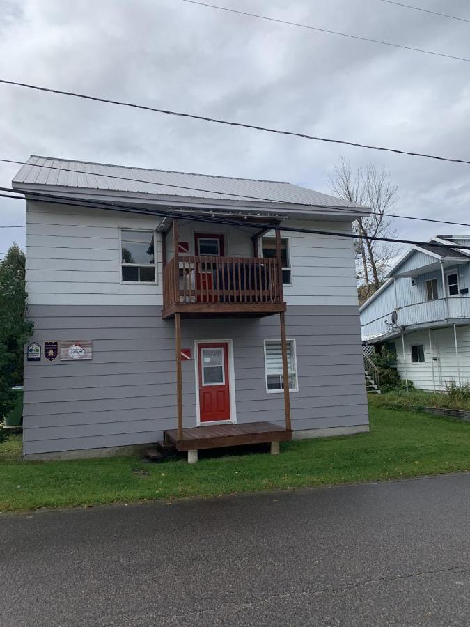 La Cabane Chez Jimmy Petit-Saguenay Екстериор снимка