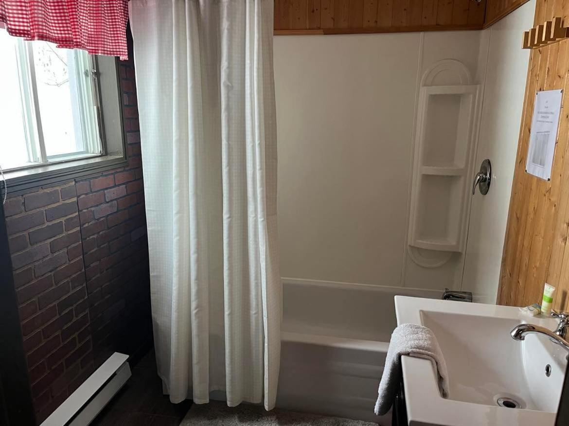 La Cabane Chez Jimmy Petit-Saguenay Екстериор снимка